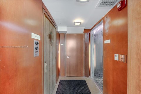 Condominio en alquiler en Miami, Florida, 2 dormitorios, 140.28 m2 № 2060057 - foto 24