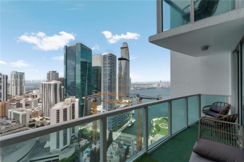 Condominio en alquiler en Miami, Florida, 2 dormitorios, 140.28 m2 № 2060057 - foto 2