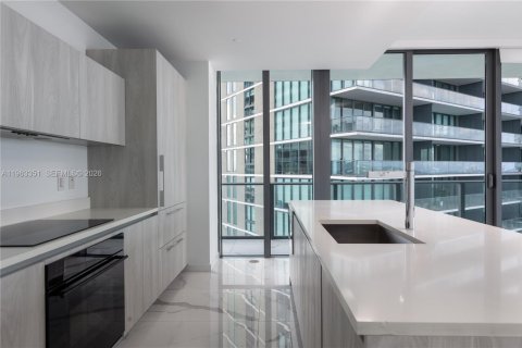 Снять в аренду кондоминиум в Майами, Флорида 3 спальни, 153.2м2, № 2026977 - фото 3