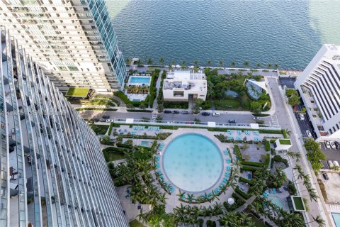 Снять в аренду кондоминиум в Майами, Флорида 3 спальни, 153.2м2, № 2026977 - фото 25