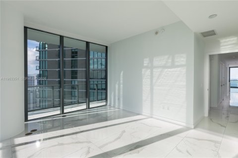 Снять в аренду кондоминиум в Майами, Флорида 3 спальни, 153.2м2, № 2026977 - фото 15