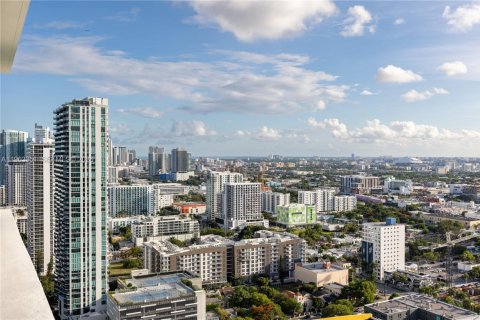 Снять в аренду кондоминиум в Майами, Флорида 3 спальни, 153.2м2, № 2026977 - фото 28