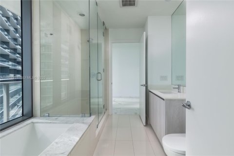 Снять в аренду кондоминиум в Майами, Флорида 3 спальни, 153.2м2, № 2026977 - фото 7