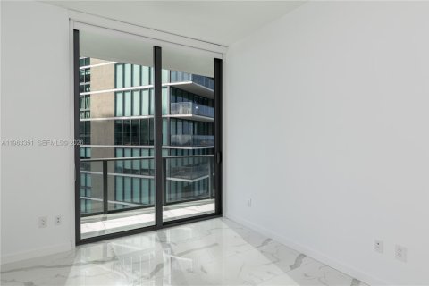 Снять в аренду кондоминиум в Майами, Флорида 3 спальни, 153.2м2, № 2026977 - фото 6