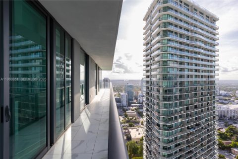 Снять в аренду кондоминиум в Майами, Флорида 3 спальни, 153.2м2, № 2026977 - фото 24