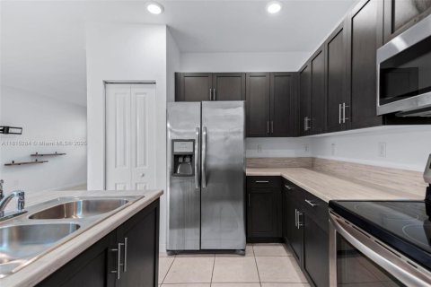 Adosado en venta en Homestead, Florida, 3 dormitorios, 123.65 m2 № 1775886 - foto 4