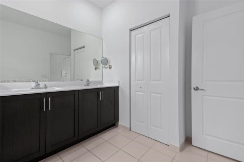 Adosado en venta en Homestead, Florida, 3 dormitorios, 123.65 m2 № 1775886 - foto 8