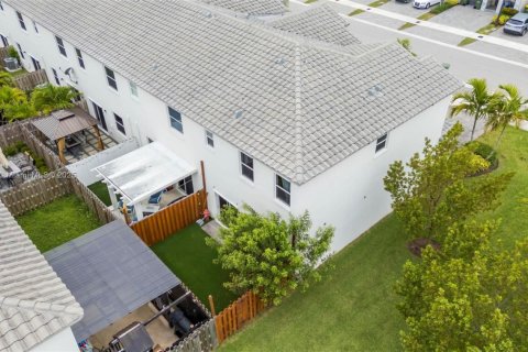 Adosado en venta en Homestead, Florida, 3 dormitorios, 123.65 m2 № 1775886 - foto 19