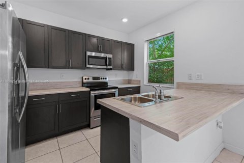 Adosado en venta en Homestead, Florida, 3 dormitorios, 123.65 m2 № 1775886 - foto 3
