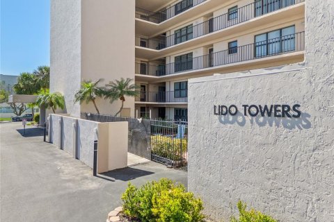 Condo in Sarasota, Florida, 2 bedrooms  № 1744112 - photo 3