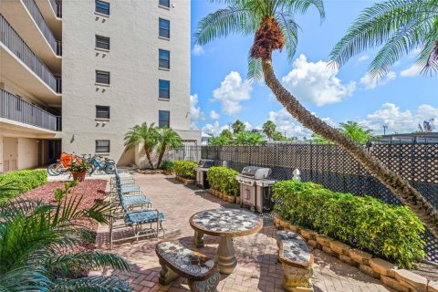 Condo in Sarasota, Florida, 2 bedrooms  № 1744112 - photo 30
