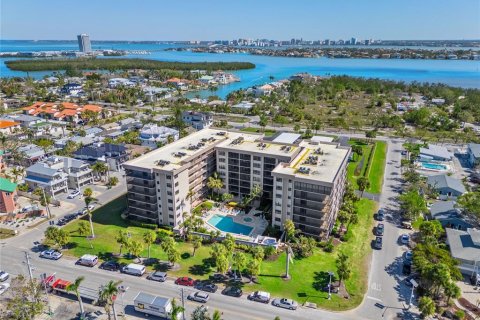 Condo in Sarasota, Florida, 2 bedrooms  № 1744112 - photo 25