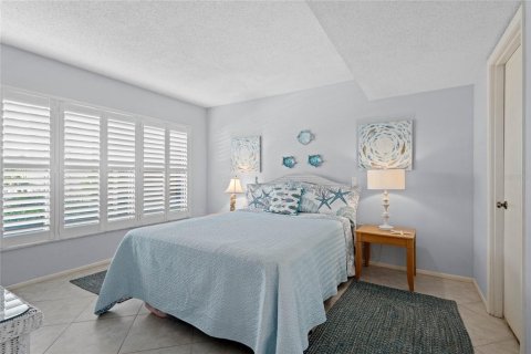 Condo in Sarasota, Florida, 2 bedrooms  № 1744112 - photo 18