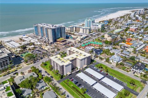Condo in Sarasota, Florida, 2 bedrooms  № 1744112 - photo 1