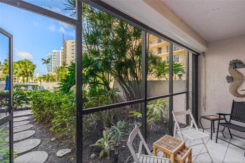 Condo in Sarasota, Florida, 2 bedrooms  № 1744112 - photo 22