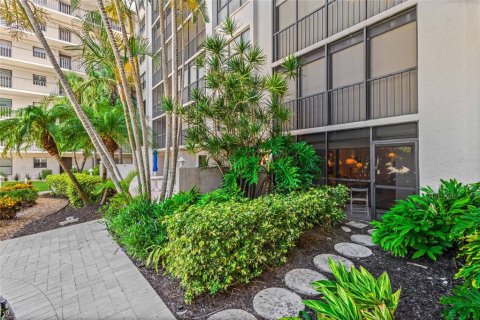 Condo in Sarasota, Florida, 2 bedrooms  № 1744112 - photo 24