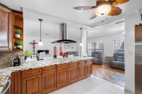 House in Clearwater, Florida 3 bedrooms, 175.96 sq.m. № 1066567 - photo 7