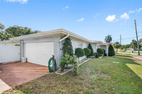 House in Clearwater, Florida 3 bedrooms, 175.96 sq.m. № 1066567 - photo 5