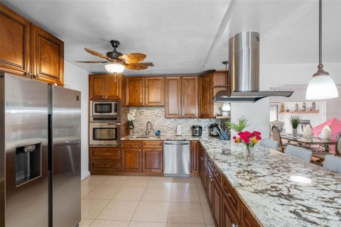 House in Clearwater, Florida 3 bedrooms, 175.96 sq.m. № 1066567 - photo 6
