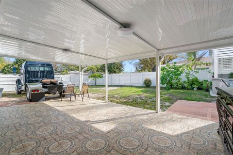 House in Clearwater, Florida 3 bedrooms, 175.96 sq.m. № 1066567 - photo 21