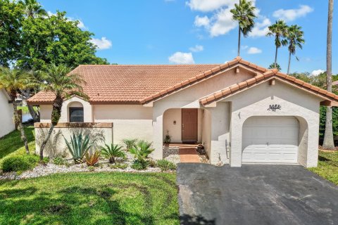 Villa ou maison à vendre à Weston, Floride: 2 chambres, 122.72 m2 № 2385133 - photo 2