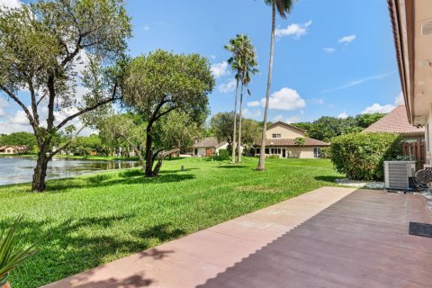 Villa ou maison à vendre à Weston, Floride: 2 chambres, 122.72 m2 № 2385133 - photo 30