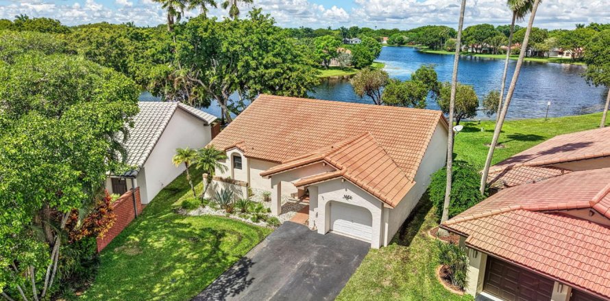 Villa ou maison à Weston, Floride 2 chambres, 122.72 m2 № 2385133