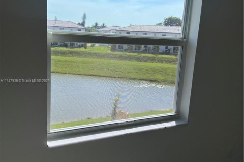 Townhouse in Miami, Florida 3 bedrooms, 137.77 sq.m. № 1849164 - photo 9