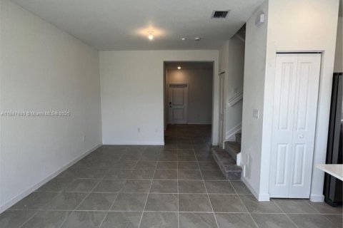 Townhouse in Miami, Florida 3 bedrooms, 137.77 sq.m. № 1849164 - photo 15
