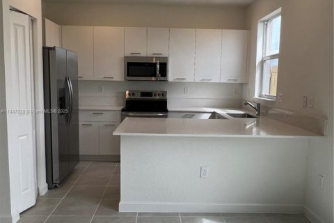 Townhouse in Miami, Florida 3 bedrooms, 137.77 sq.m. № 1849164 - photo 3
