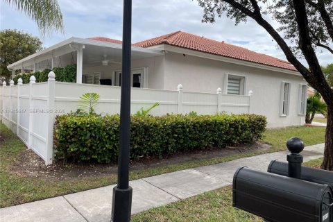 Casa en venta en Homestead, Florida, 4 dormitorios, 169.08 m2 № 2001880 - foto 3