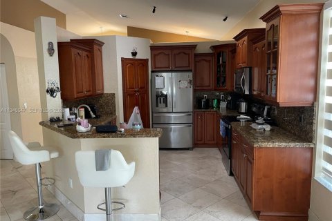 Casa en venta en Homestead, Florida, 4 dormitorios, 169.08 m2 № 2001880 - foto 11