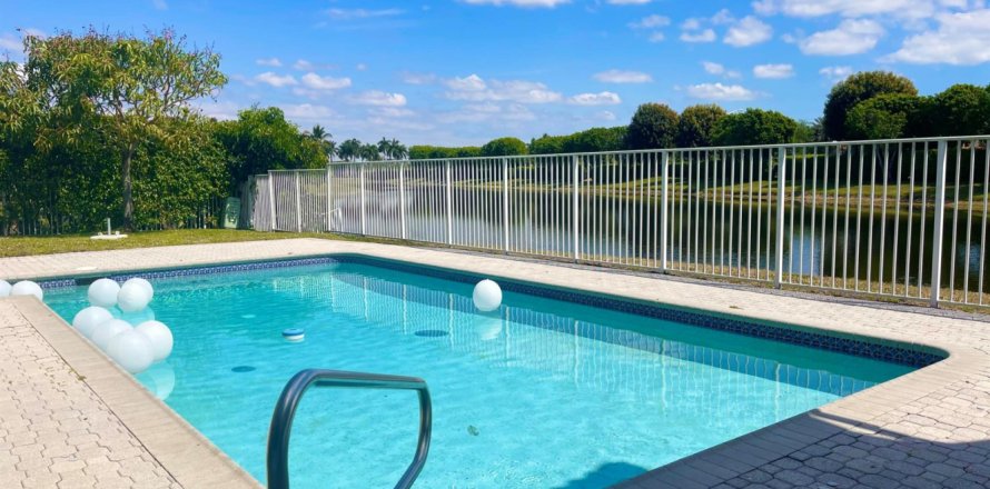 Casa en Boca Raton, Florida 4 dormitorios, 294.22 m2 № 989320