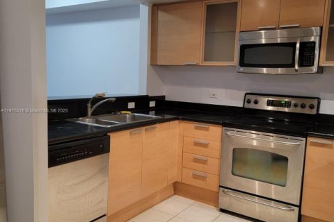 Condo in Hollywood, Florida, 1 bedroom  № 1971416 - photo 20