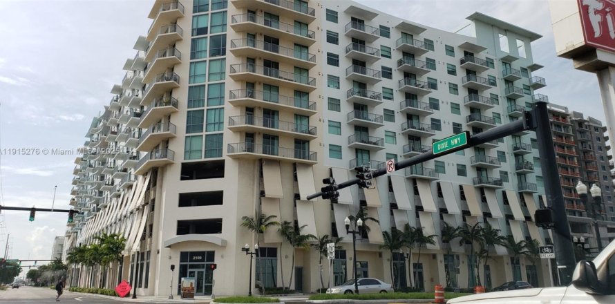 Condo in Hollywood, Florida, 1 bedroom  № 1971416