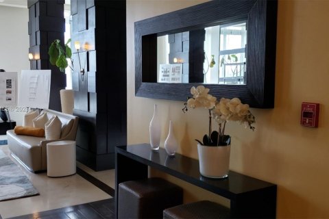 Condo in Hollywood, Florida, 1 bedroom  № 1971416 - photo 5