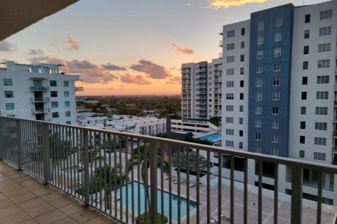 Condo in Hollywood, Florida, 1 bedroom  № 1971416 - photo 11