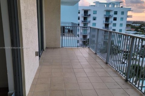 Condo in Hollywood, Florida, 1 bedroom  № 1971416 - photo 10