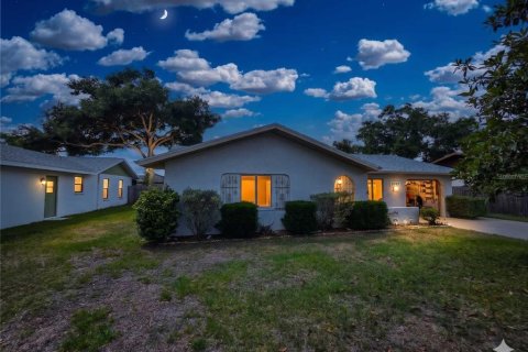 House in Brooksville, Florida 3 bedrooms, 124.58 sq.m. № 2238190