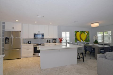 Townhouse in Miami, Florida 3 bedrooms, 192.31 sq.m. № 2067815 - photo 5