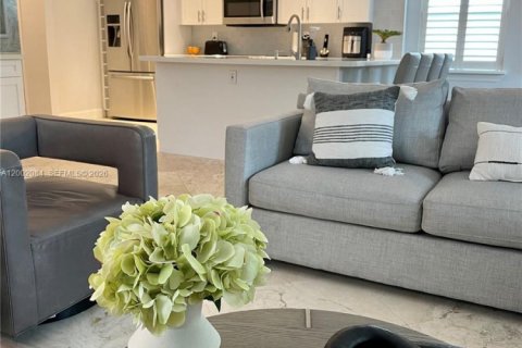 Townhouse in Miami, Florida 3 bedrooms, 192.31 sq.m. № 2067815 - photo 4