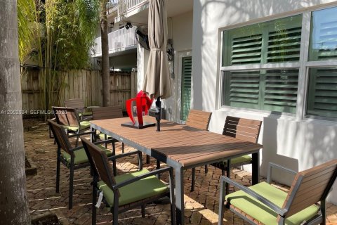 Townhouse in Miami, Florida 3 bedrooms, 192.31 sq.m. № 2067815 - photo 14