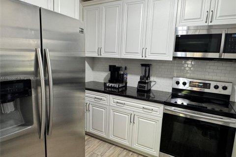 Villa ou maison à vendre à Deerfield Beach, Floride: 2 chambres, 95.32 m2 № 1697873 - photo 7