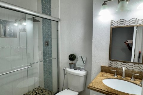 Villa ou maison à vendre à Deerfield Beach, Floride: 2 chambres, 95.32 m2 № 1697873 - photo 11