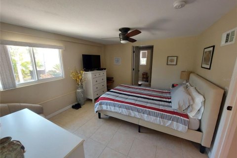House in Englewood, Florida 2 bedrooms, 109.25 sq.m. № 1550224 - photo 9