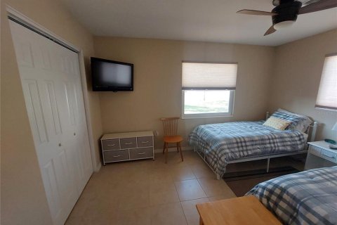 House in Englewood, Florida 2 bedrooms, 109.25 sq.m. № 1550224 - photo 18