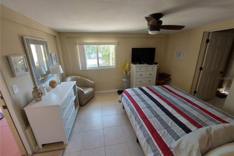 House in Englewood, Florida 2 bedrooms, 109.25 sq.m. № 1550224 - photo 8