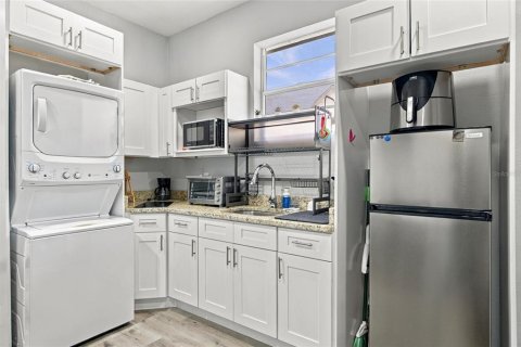 Commercial property in Tampa, Florida 156.26 sq.m. № 2420329 - photo 28