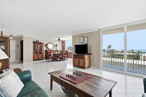 Condo in Hollywood, Florida, 2 bedrooms № 2173898 - photo 11