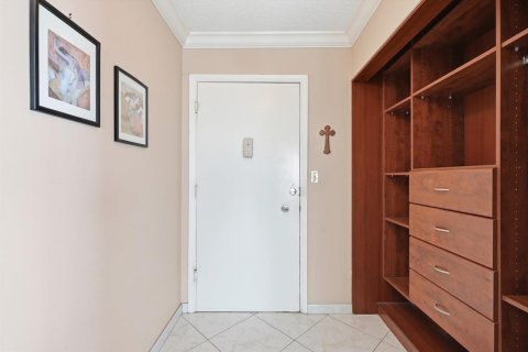 Condo in Hollywood, Florida, 2 bedrooms № 2173898 - photo 6